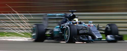 Chạy thử Bahrain GP: Mercedes đấu Ferrari - 1