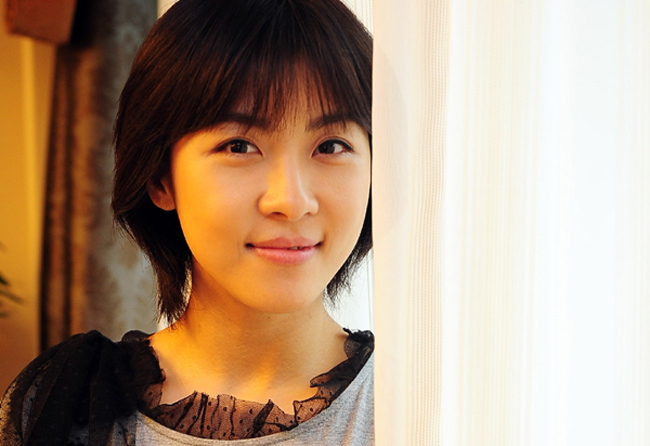 Ha Ji Won của ngày xưa có gương mặt bầu bĩnh, dễ thương cùng làn da ngăm đen khỏe mạnh.