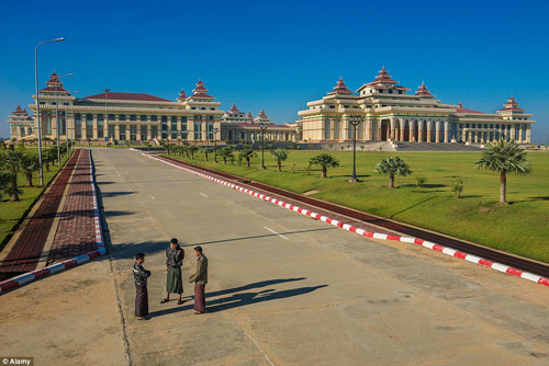 Ngắm Thủ đô mới của Myanmar "vắng như chùa Bà Đanh" - 1