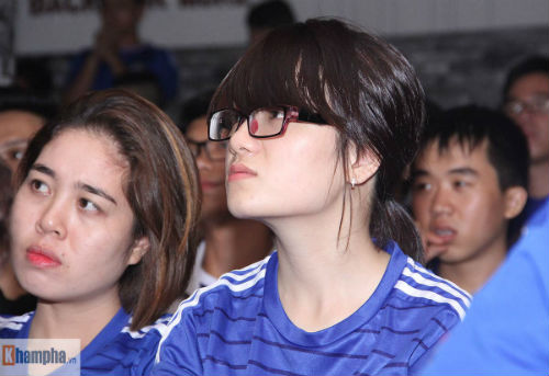 Fan Chelsea tưng bừng, fan MU buồn rười rượi - 4