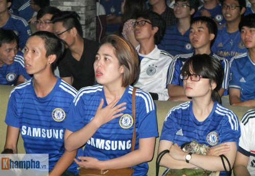 Fan Chelsea tưng bừng, fan MU buồn rười rượi - 10