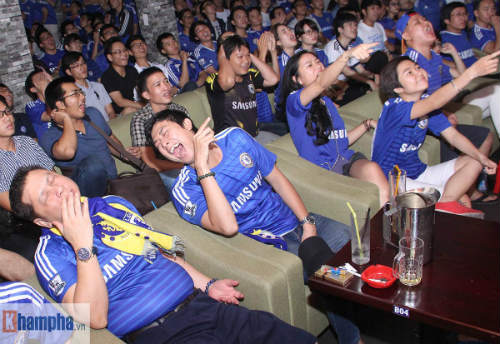 Fan Chelsea tưng bừng, fan MU buồn rười rượi - 12