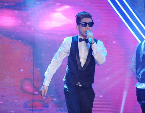 Yến Trang ngày càng duyên dáng trên ghế nóng - 10