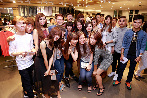 Hà Anh khoe eo thon 58cm bên Hồ Vĩnh Khoa - 11