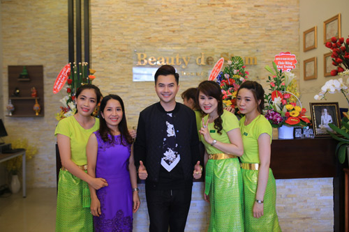 Dàn sao “náo động” tại Tiền Giang dự khai trương spa - 4