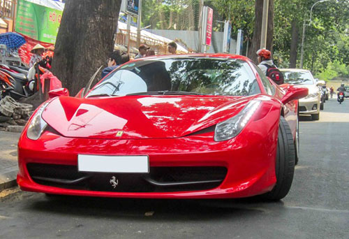 Ferrari 15 tỷ của thiếu gia Sài thành xuống phố - 1