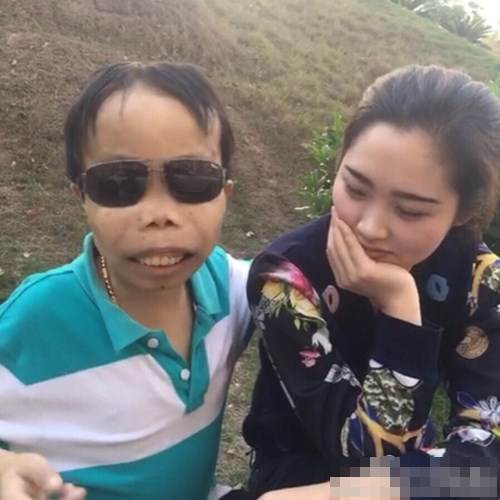 Dân mạng TQ bóc mẽ thân thế của "đại gia xấu lạ" - 3