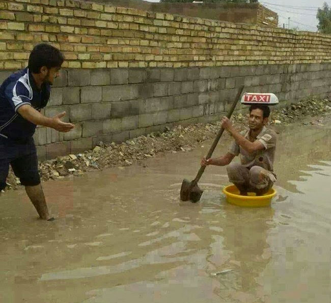 Ê taxi! chở khách không vậy?.
