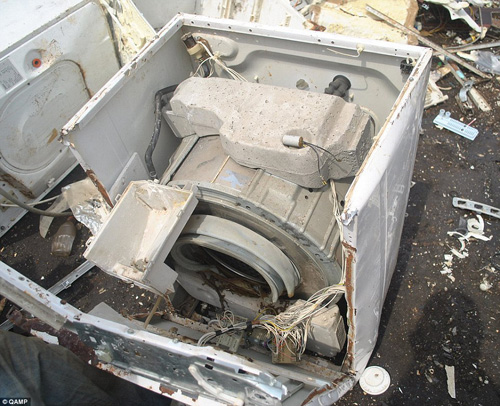 Cuộc sống tại bãi rác điện tử khổng lồ của thế giới - 8