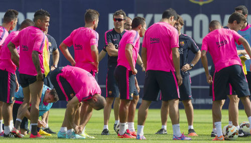 UEFA bất ngờ kiểm tra doping Messi và Suarez - 1