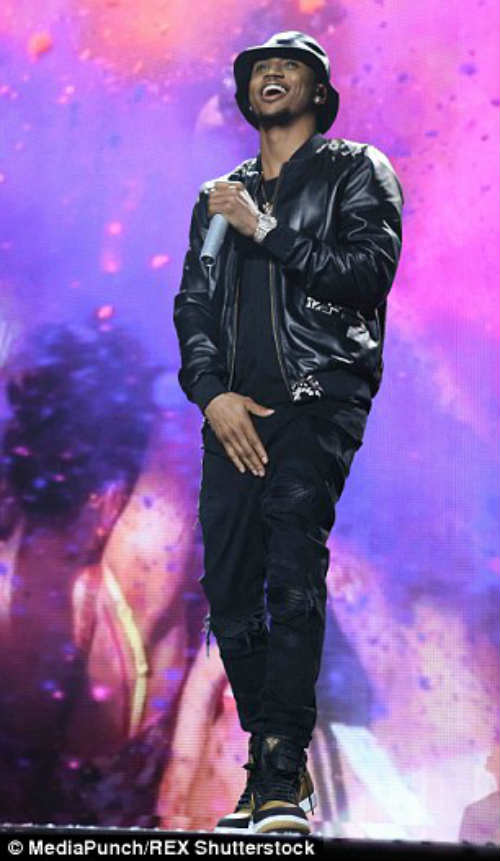 SAO Everton bị cảnh sát "sờ gáy" vì thói côn đồ - 3