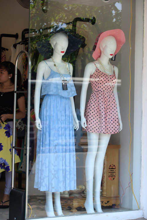 “Tậu” váy 2 dây sexy để khoe sắc trong dịp nghỉ lễ - 8