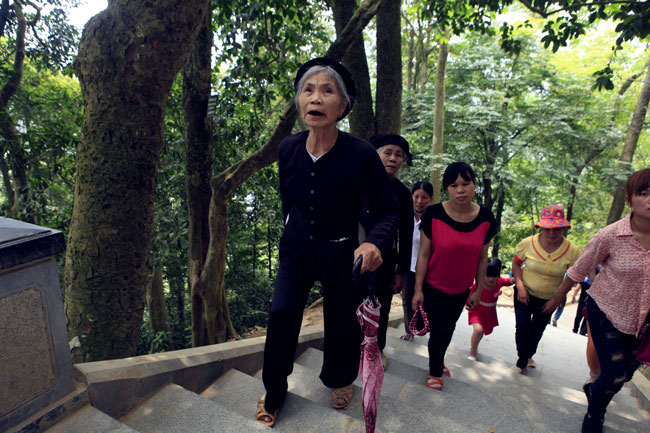 Đã có hơn 4 triệu lượt khách kéo về Lễ Đền Hùng - 7