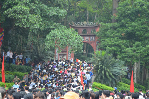 Chủ tịch nước dâng hương tưởng nhớ các vị Vua Hùng - 4