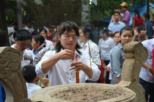 Chủ tịch nước dâng hương tưởng nhớ các vị Vua Hùng - 6