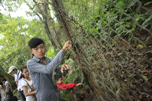 Băng rừng, bám rào lên dâng hương các Vua Hùng - 9