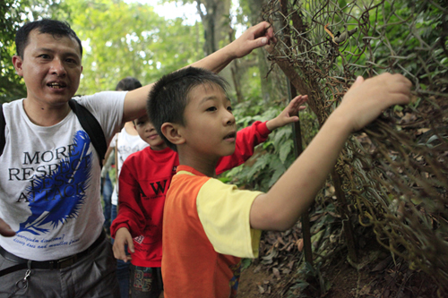 Băng rừng, bám rào lên dâng hương các Vua Hùng - 7