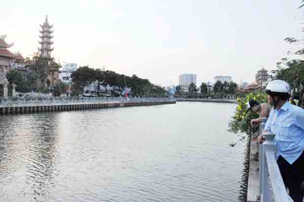 Chùm ảnh: Những “dòng kênh chết” thức giấc giữa Sài Gòn - 7