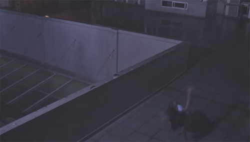 Kim Tuyến té ngã bất tỉnh khi bị hù ma - 4