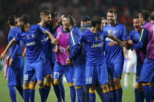 Juventus – Fiorentina: Một mũi tên trúng ba đích - 1