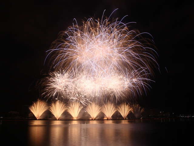 Đội Úc vô địch Cuộc thi trình diễn pháo hoa quốc tế Đà Nẵng 2015 - 1