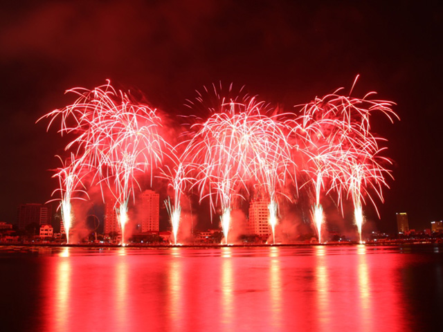 Đội Úc vô địch Cuộc thi trình diễn pháo hoa quốc tế Đà Nẵng 2015 - 6