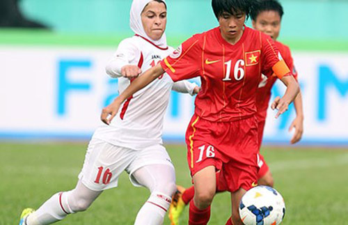 HLV Takashi muốn tuyển nữ VN vô địch - 1
