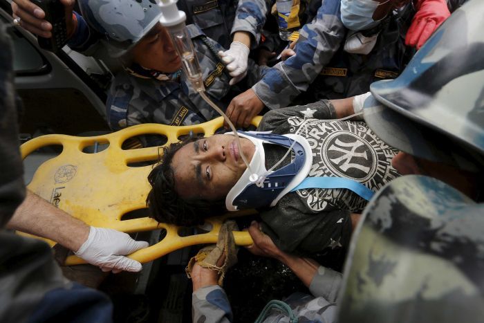 Nepal: Sống sót kỳ diệu sau 5 ngày bị chôn vùi - 1