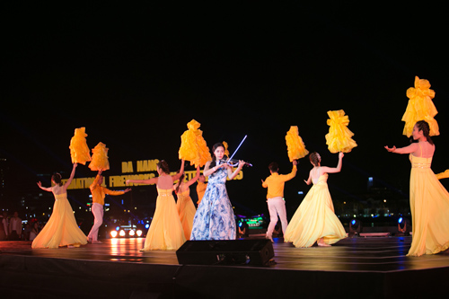 Nữ hoàng Violin Hàn Quốc đọ sắc cùng Thảo Trang - 1