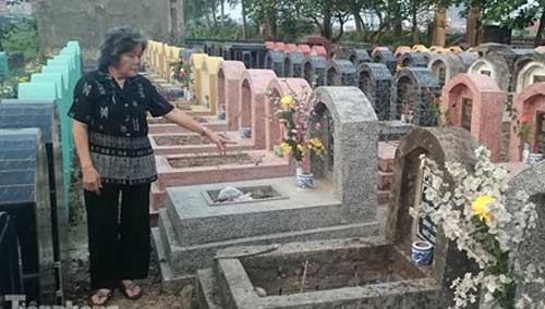 Hà Nội: Hơn 300 ngôi mộ bị đập vỡ bát hương - 1