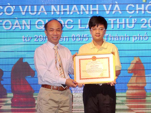Khen thưởng kỳ thủ Nguyễn Anh Khôi - 1