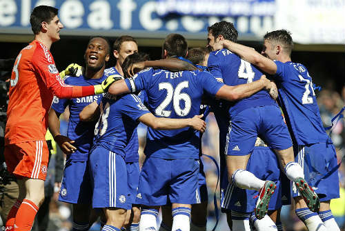 Báo chí tôn vinh Mourinho sau khi Chelsea đăng quang - 1