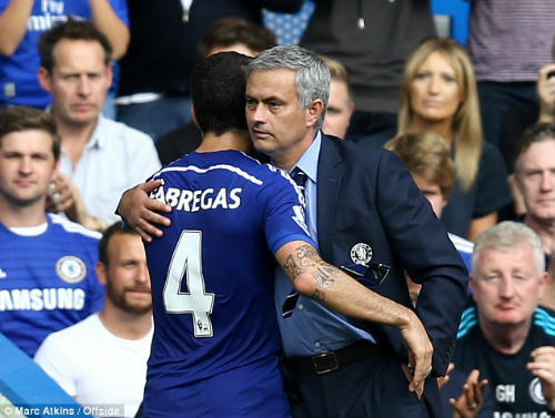 Fabregas chê Wenger không bằng Mourinho - 1