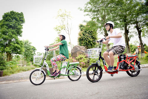 Khó tin xe điện chạy pin iPhone giá chỉ bằng xe chạy ắc quy - 5