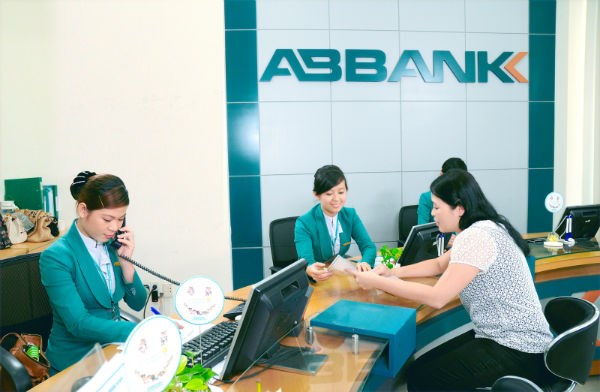 Tổng giám đốc ABBank bất ngờ từ nhiệm - 1