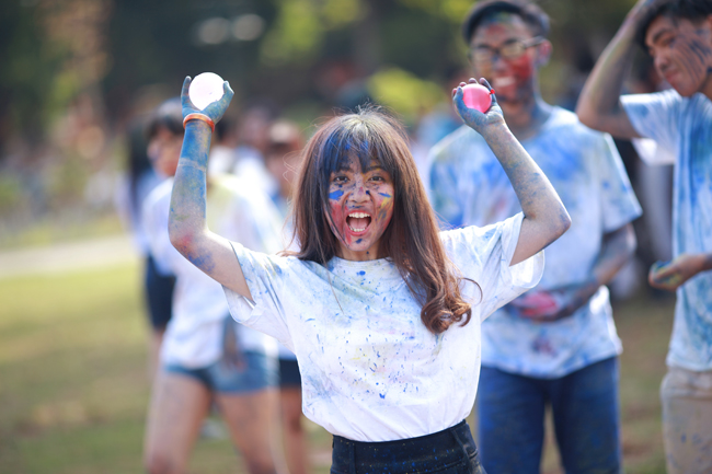 Ảnh kỷ yếu độc đáo với bột màu, bóng nước - 4