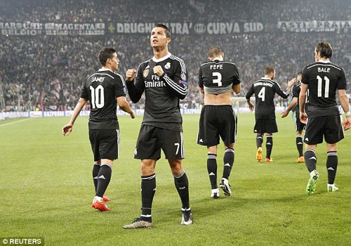 Messi nhấn chìm Bayern: Đánh bại cả Ronaldo - 2