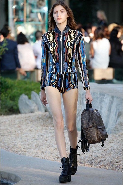 Louis Vuitton Cruise 2016: Mãn nhãn với sự sáng tạo - 9