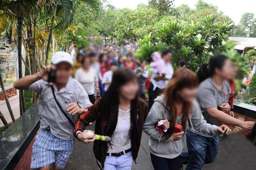 Đám tang sao Việt: Đâu phải là nơi xin chữ ký!? - 4