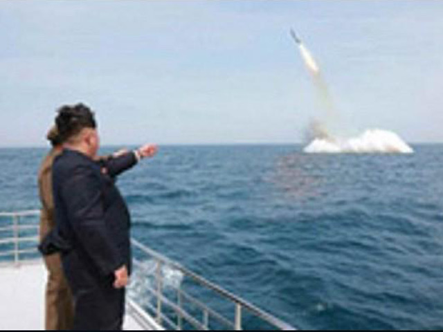 Triều Tiên phóng thành công tên lửa đạn đạo từ tàu ngầm - 1