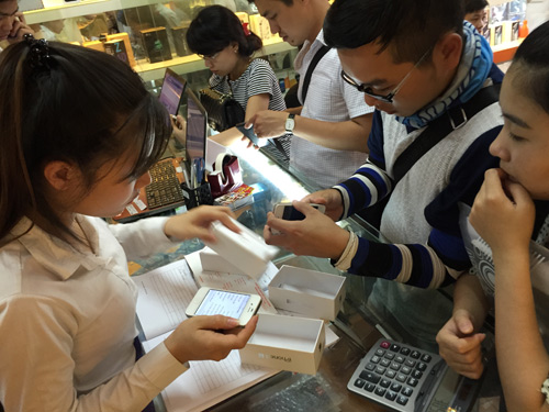 Cách mua smartphone độc, lạ chưa từng có từ trước đến nay - 2