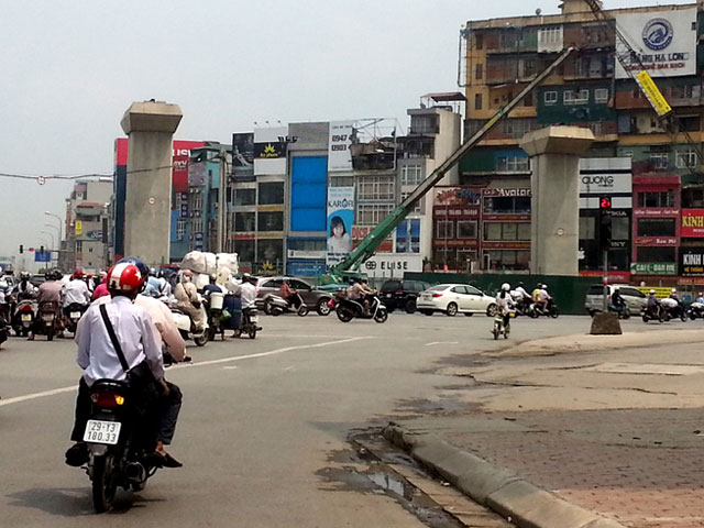 “Ma trận” giao thông ở ngã tư phức tạp nhất Thủ đô - 2