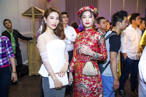 Phương Trinh tô son đậm, mặc áo đính lông dài quét đất - 9