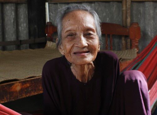 Cụ bà VN cao tuổi nhất thế giới: Không thể đo tuổi bằng tóc - 1