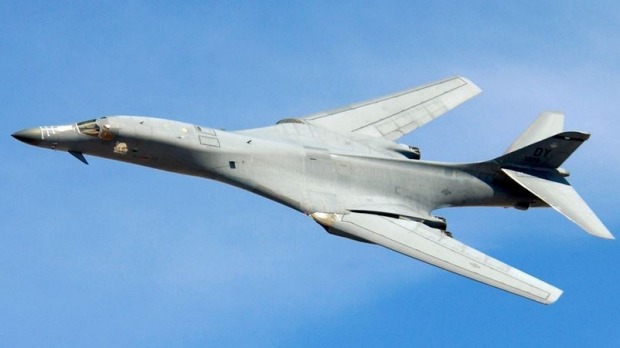 Máy bay ném bom Mỹ tới Australia để “chặn” TQ ở Biển Đông - 1