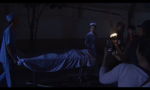 Những chuyện hậu trường ly kỳ của "Ngủ với hồn ma" - 7