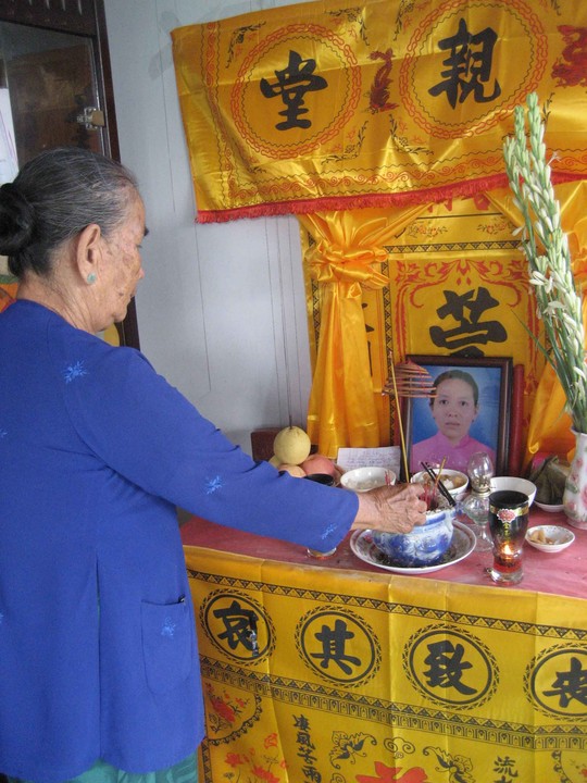 Ô tô đâm loạn xạ trên cầu: Bé 4 tuổi vẫn hoảng loạn - 2