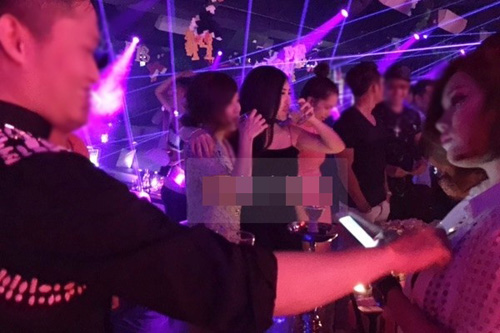 Muôn kiểu sinh nhật trong bar của sao Việt - 2