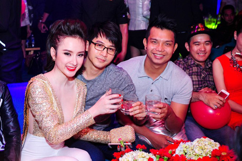 Muôn kiểu sinh nhật trong bar của sao Việt - 7