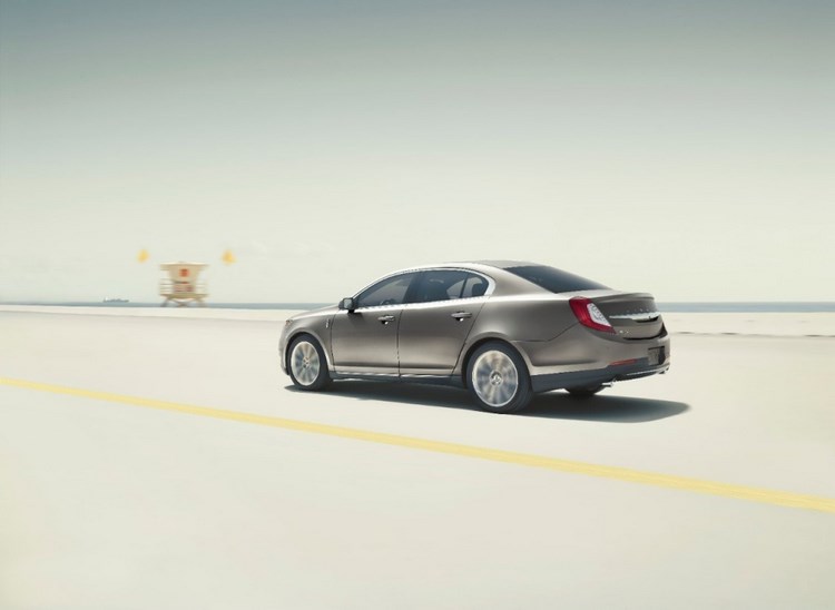 Lộ danh sách 8 mẫu xe năm 2015 kém an toàn nhất - 5